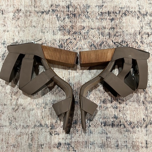 Steve Madden strappy sandals - Picture 4 of 7